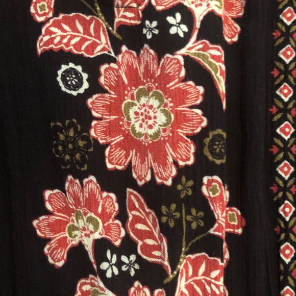 🍍GORGEOUS maxi with sheer bottom and slit sides - Picture 7 of 8